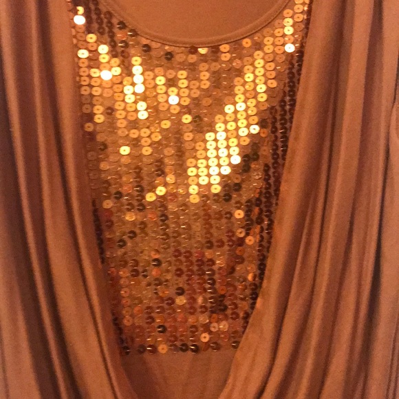 Sleeveless top with sequins - Picture 3 of 3